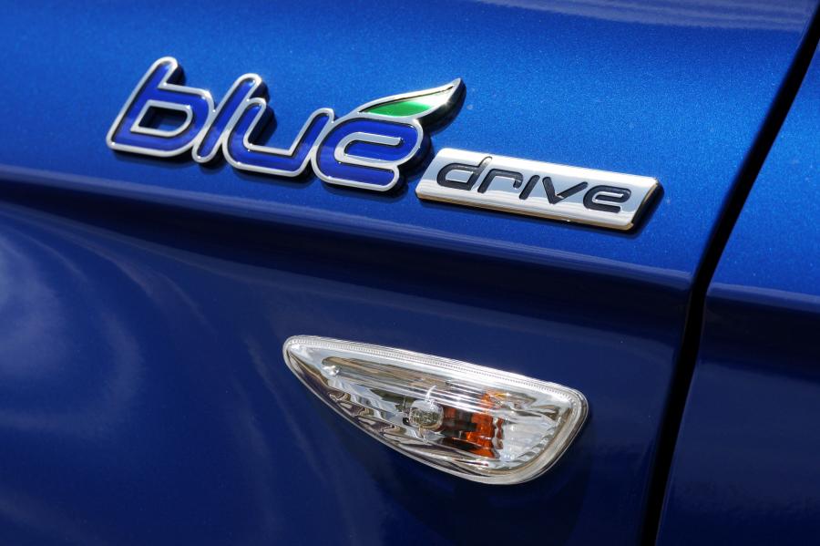  Hyundai i20 BlueDrive 2012 года  (UK) (фото 13 из 30)